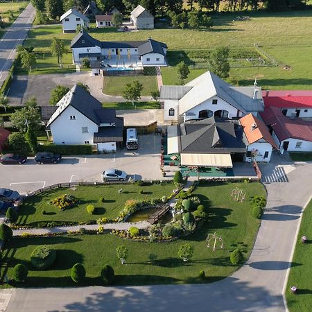 Apartmani Albatros Perusic Экстерьер фото