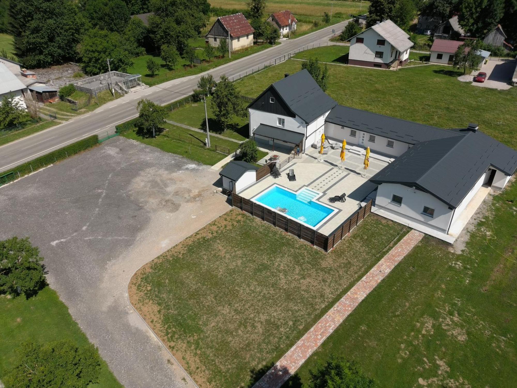Apartmani Albatros Perusic Экстерьер фото